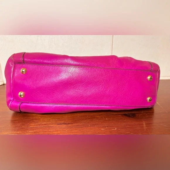 Salvatore Ferragamo Fuchsia Pink Leather Shoulder Bag Excellent Condition - Picture 8 of 9